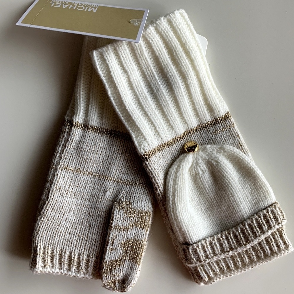 NWT Michael Kors knitted gloves